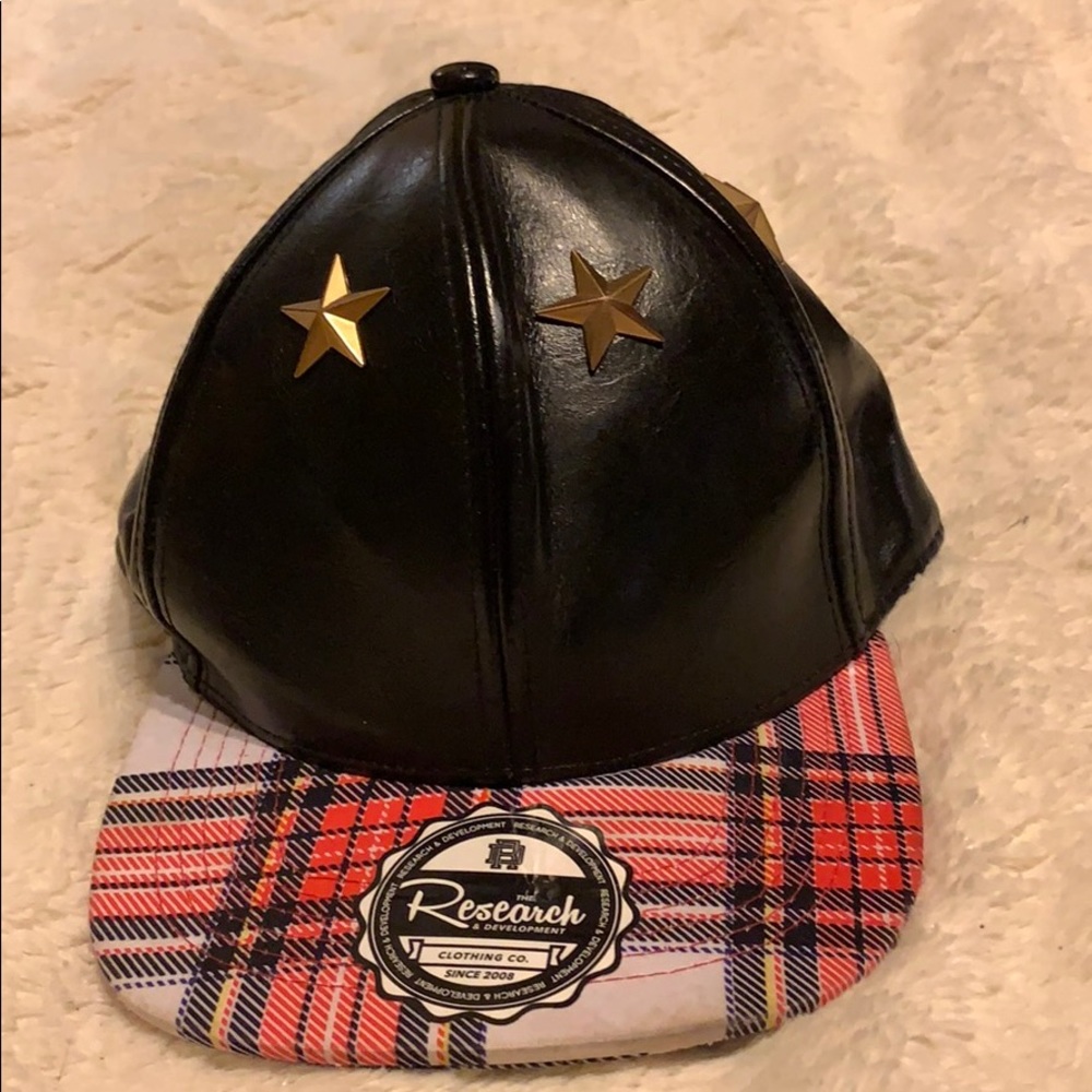 Fitted hat